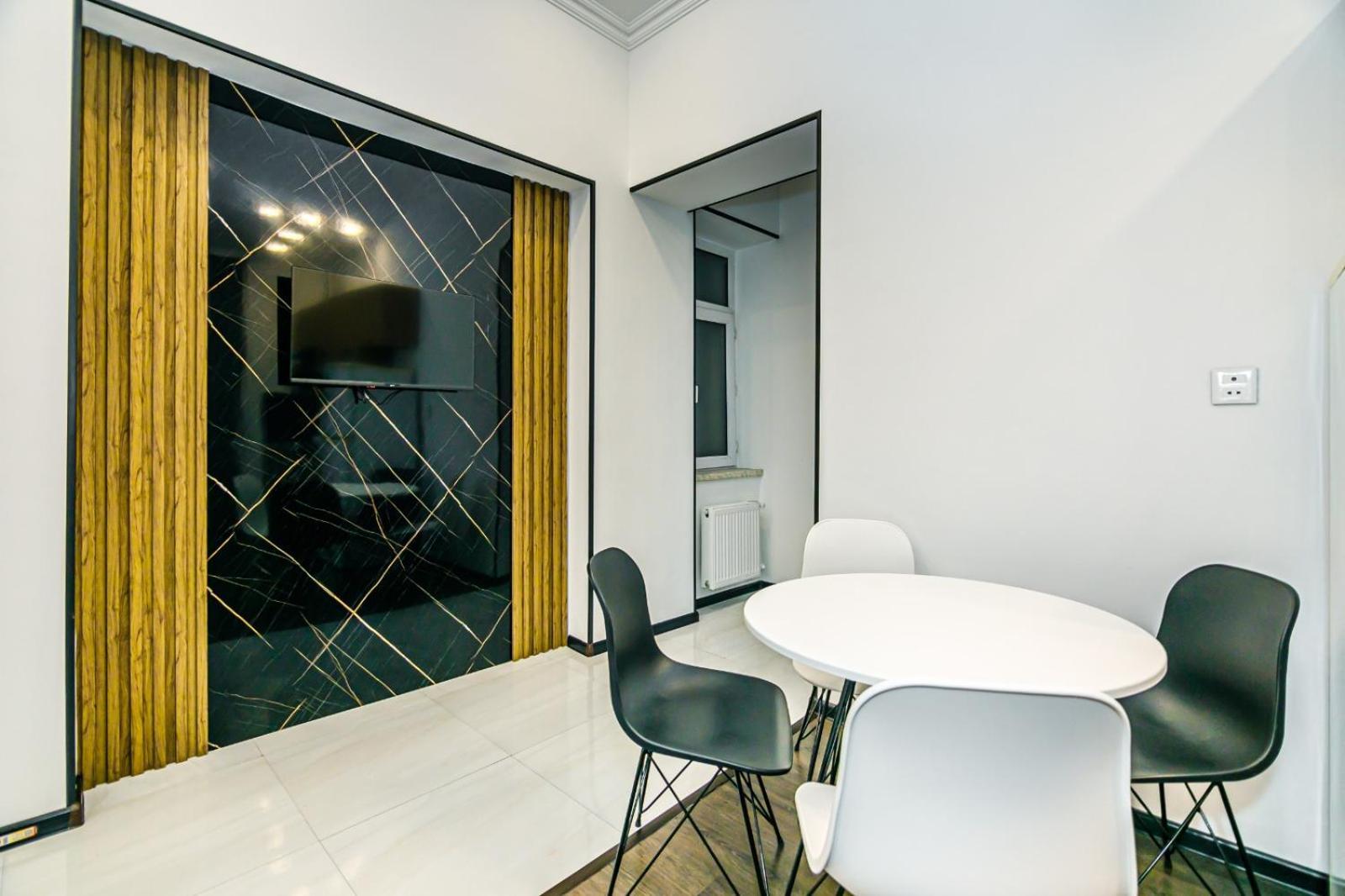 M Estate. 2 Room Home In Targovu Baku Ngoại thất bức ảnh